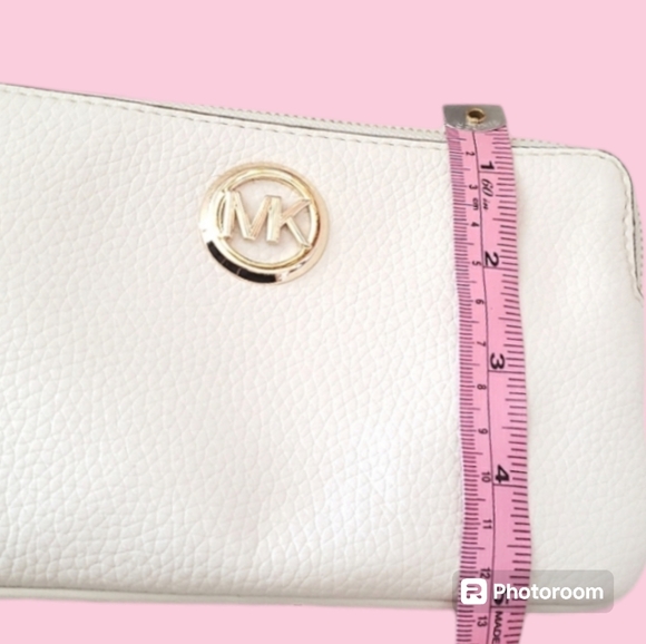 Michael Kors Wristlet - Picture 9 of 10